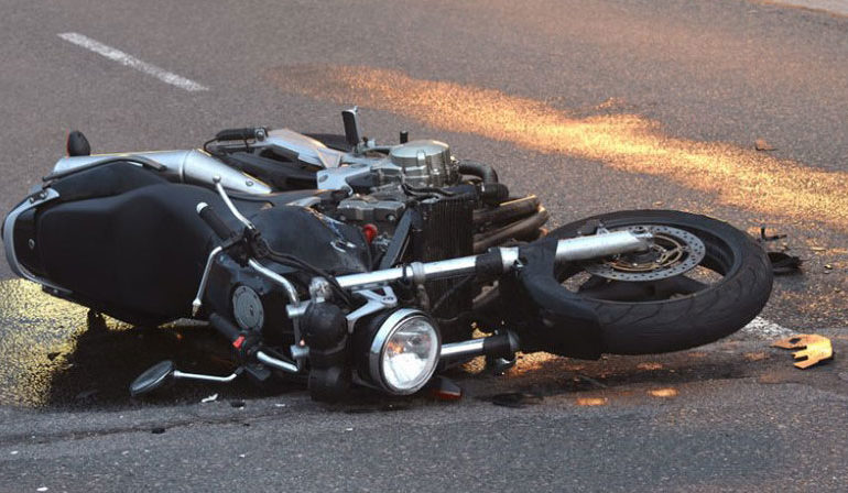 Малолетен пешак и мотоциклист тешко повредени откако мотоциклот удрил во пешакот во Куманово