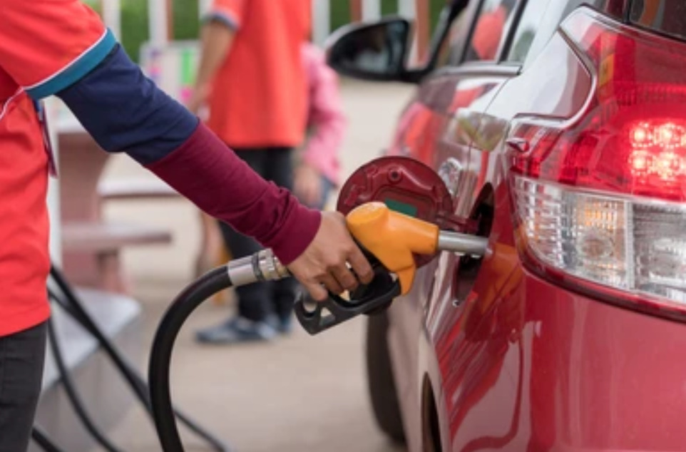 Нови цени на бензинот и на дизелот од полноќ
