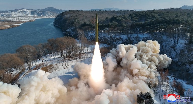 Лидерот на Северна Кореја ја надгледуваше воената вежба: се симулираше нуклеарен контранапад