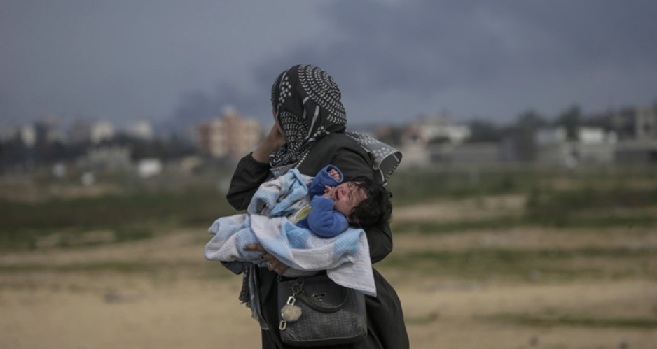 Десетици илјади Палестинци бегаат од Рафах