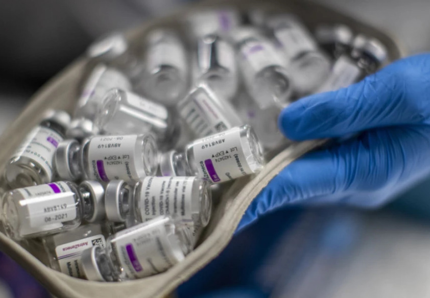 Астра Зенека призна дека нејзината вакцина против Ковид-19 може да предизвика несакани ефекти