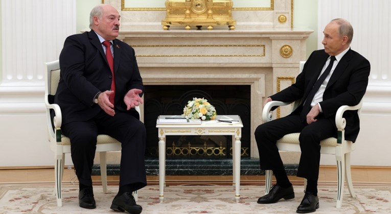 Лукашенко: Опозицијата и НАТО планираат напад врз Белорусија, ни треба нуклеарно оружје