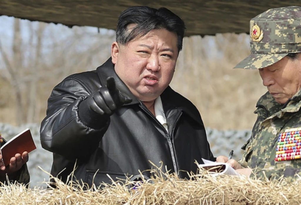 Јужна Кореја го забрани пристапот до видео во кое се велича Ким Џонг Ун како голем лидер