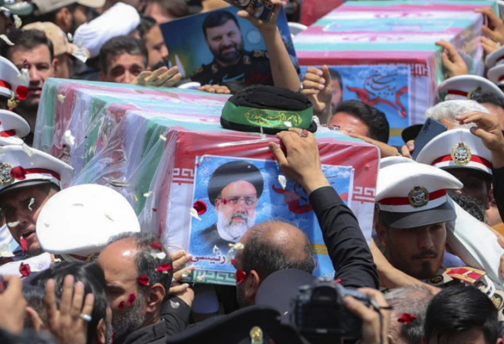Раиси беше погребан во неговиот роден град Машхад во присуство на три милиони граѓани