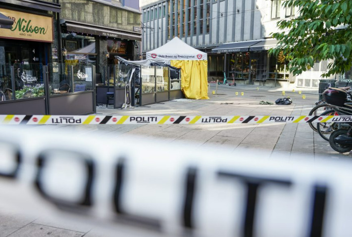 Маж со нож нападнал луѓе во центарот на Осло, полицијата веднаш го уапсила