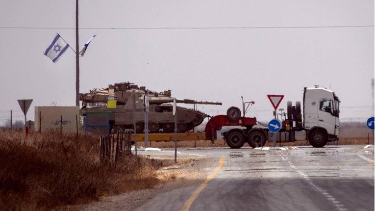 Израел: Ја презедовме контролата на преминот Рафа, специјалните сили на терен