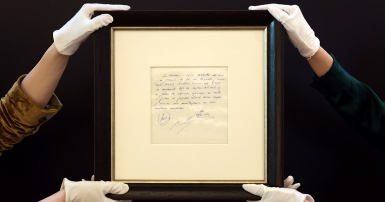 Салфетката на Меси на аукција достигна цена од 300.000 евра