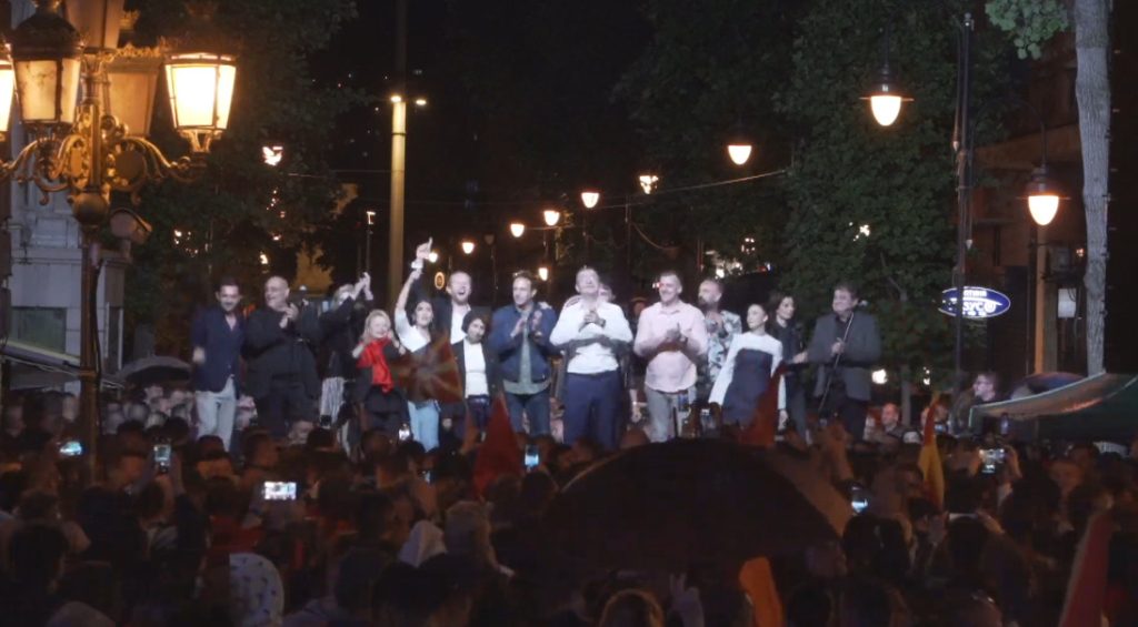 ВМРО-ДПМНЕ ја слави двојната победа, Мицкоски порача: Сите кои што мислеа дека можат да ја уништат Македонија, завршија на буниште
