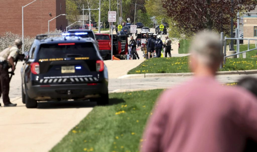 Полицијата во САД уби ученик пред училиште во Висконсин по пријава за пукање