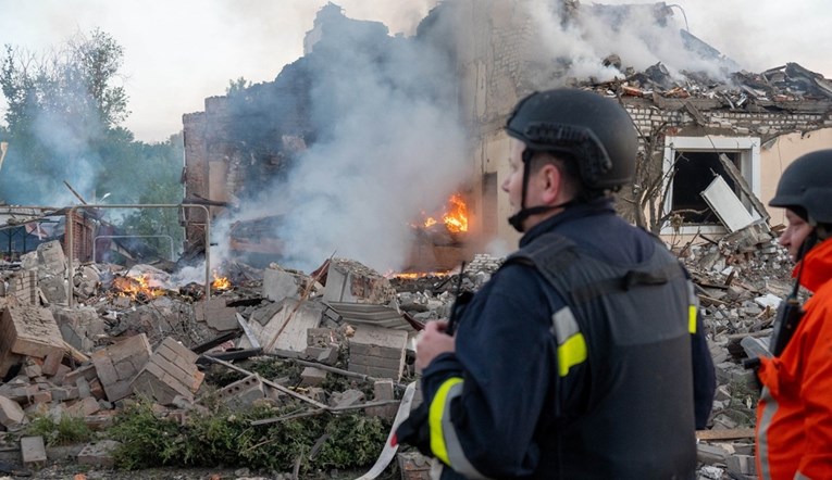 Украина: Русите го нападнаа Харков, уништени се згради, меѓу повредените има и дете