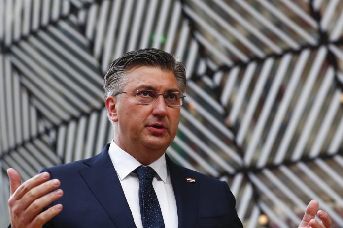 Изгласана новата влада на Хрватска: Пленковиќ по трет пат стана премиер