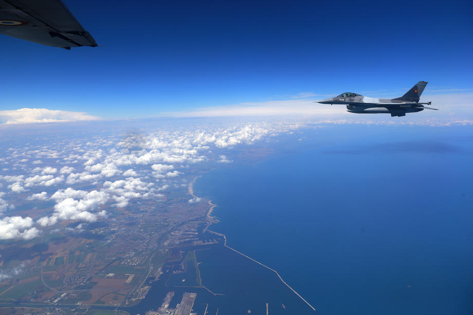 Холандија и подари на Украина 24 авиони Ф-16: „Употребата не е ограничена“