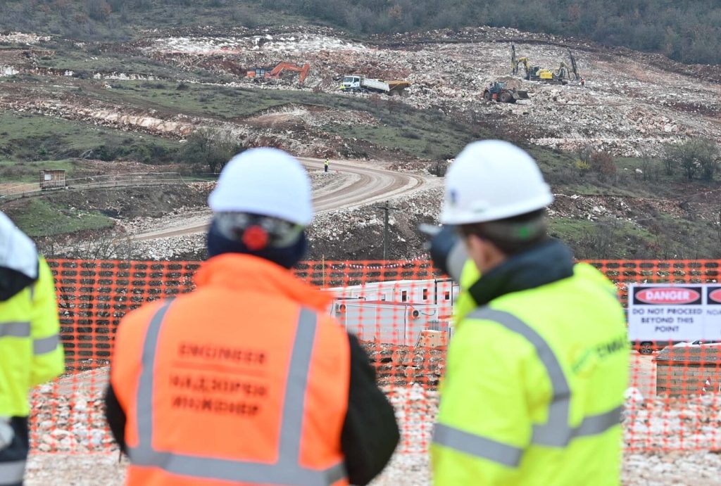 До јануари ќе се заврши експропријацијата за изградбата на коридорите, најави Николоски