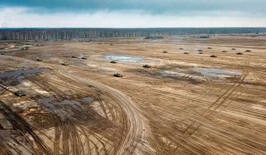 (Видео) На социјалните мрежи се шири снимка од разорен напад врз руските војници на полигон