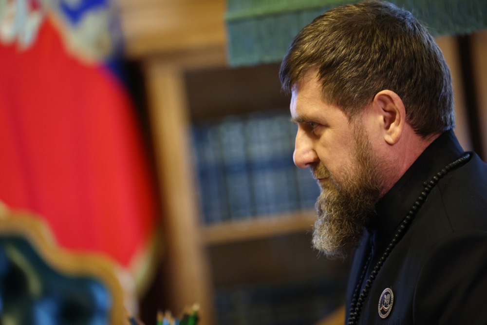 (Видео) Експлозии во Чеченија: уништена базата на единицата Ахмат, погодена зграда на ФСБ