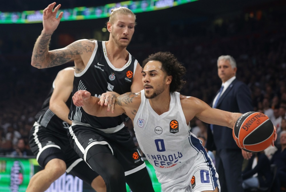 Ефес до февруари без Шејн Ларкин