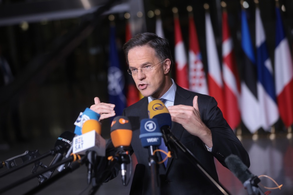 НАТО ја зголемува поддршката за Украина: Пристигнува нова залиха на оружје и муниција