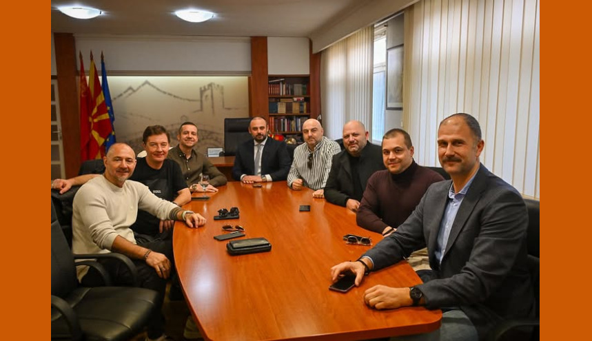 Посебни контејнери, тарифник и термин за собирање на отпадот: Ѓорѓиевски на средба со скопските угостители