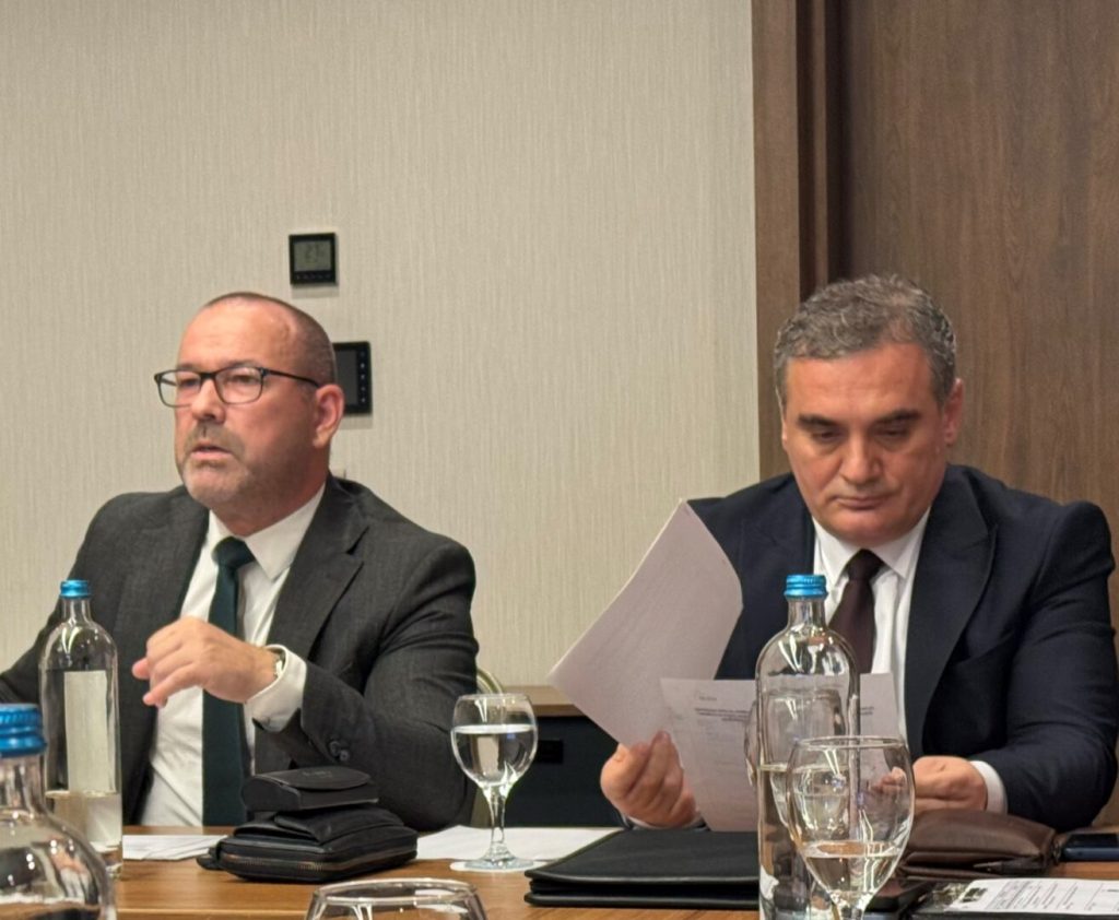 „РКЕ да ја преземе во целост надлежноста во формирање конечна цена на водата“, порака од тркалезната маса