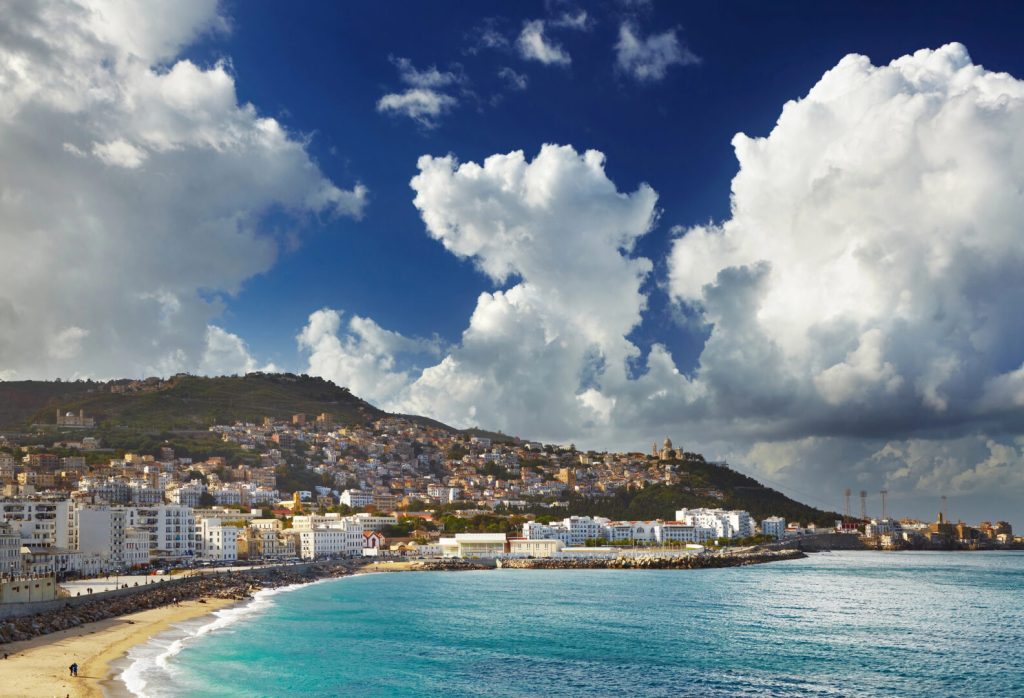 Алжир ја прогласи француската колонизација за злосторство, бара извинување и репарации