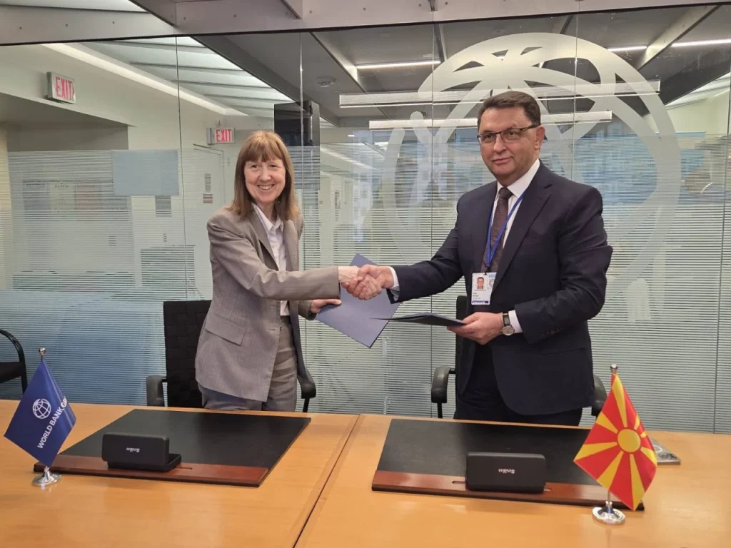 Гувернерот Славески и Басани од Светската банка потпишаа договор за експертска поддршка за воведувањето инстант плаќања во земјата
