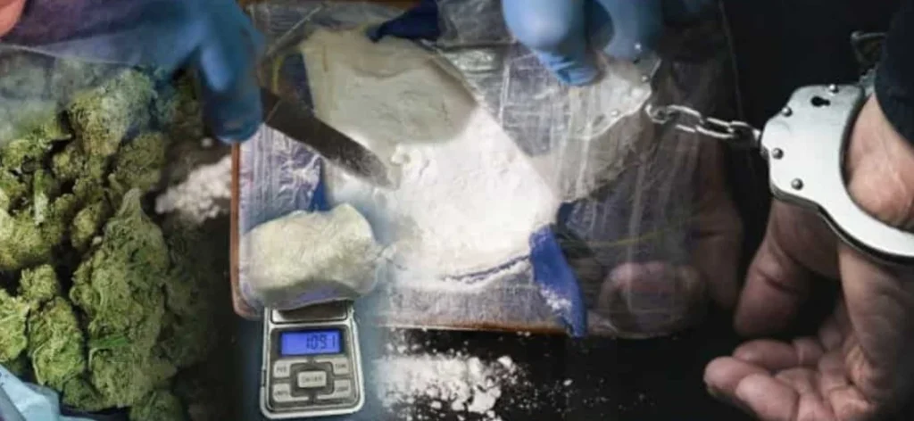 Претрес во Кочани, пронајдена дрога: двајца уапсени