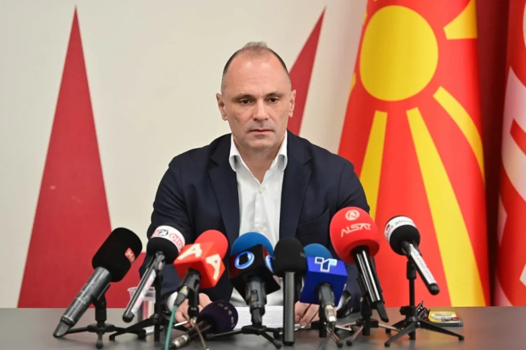 „Филипче и СДС со политиките на понижување и сервилност го отвораат патот за нови уцени кон Македонија“, велат од ВМРО-ДПМНЕ