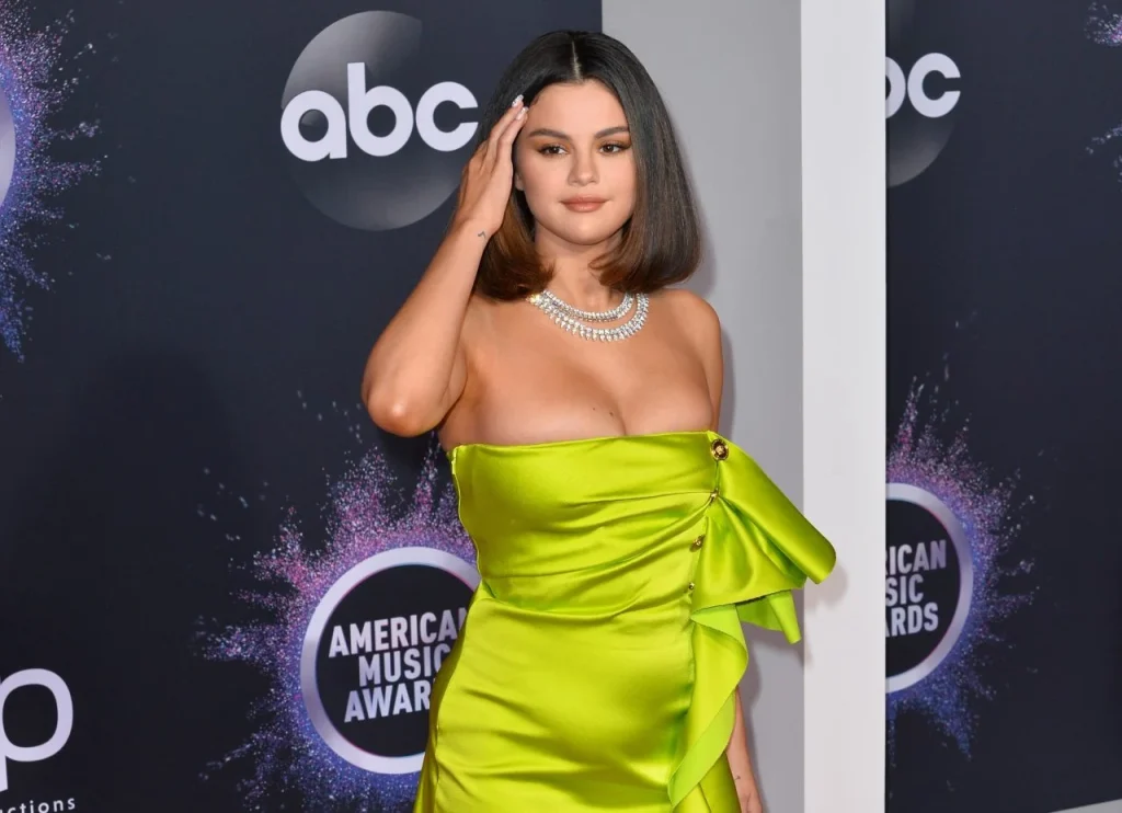 (Фото) Селена Гомез го покажа лицето без шминка и без филтри: „Ова не е таа, признајте го тоа“