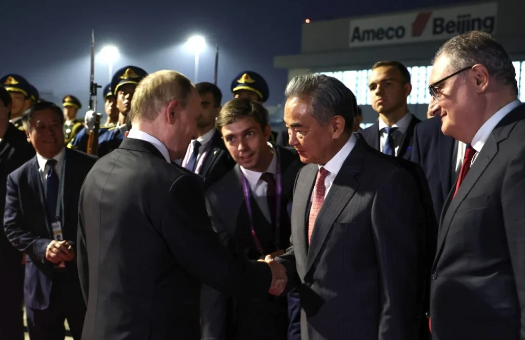 Кина демантира дека Шји му рекол на Трамп дека Путин ќе зажали за нападот врз Украина
