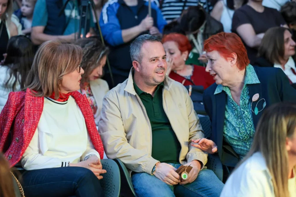 Герасимовски: Центар го реализираше првиот детски фестивал „Детелинки“, малите ѕвезди блеснаа на сцената