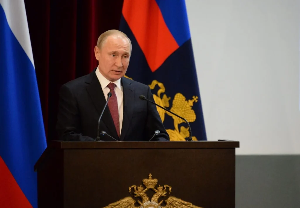 Путин ја обвини Украина за напад врз училиште, најмалку шестмина загинати