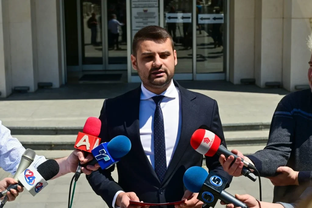 (Видео) СДСМ бара оставка од обвинителот Савески по телефонскиот разговор со Мицкоски