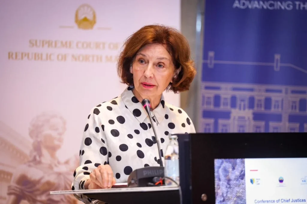 Во реал политиката се соочуваме со политика на сила и потребна е одбрана, порача Сиљановска-Давкова на конференцијата на претседатели на врховни судови од Централна и Источна Европа