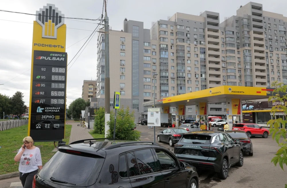 (Видео) Што се случува со Русите? Протече писмо од шефот на нафтениот гигант до Путин: „Ова е невидено“