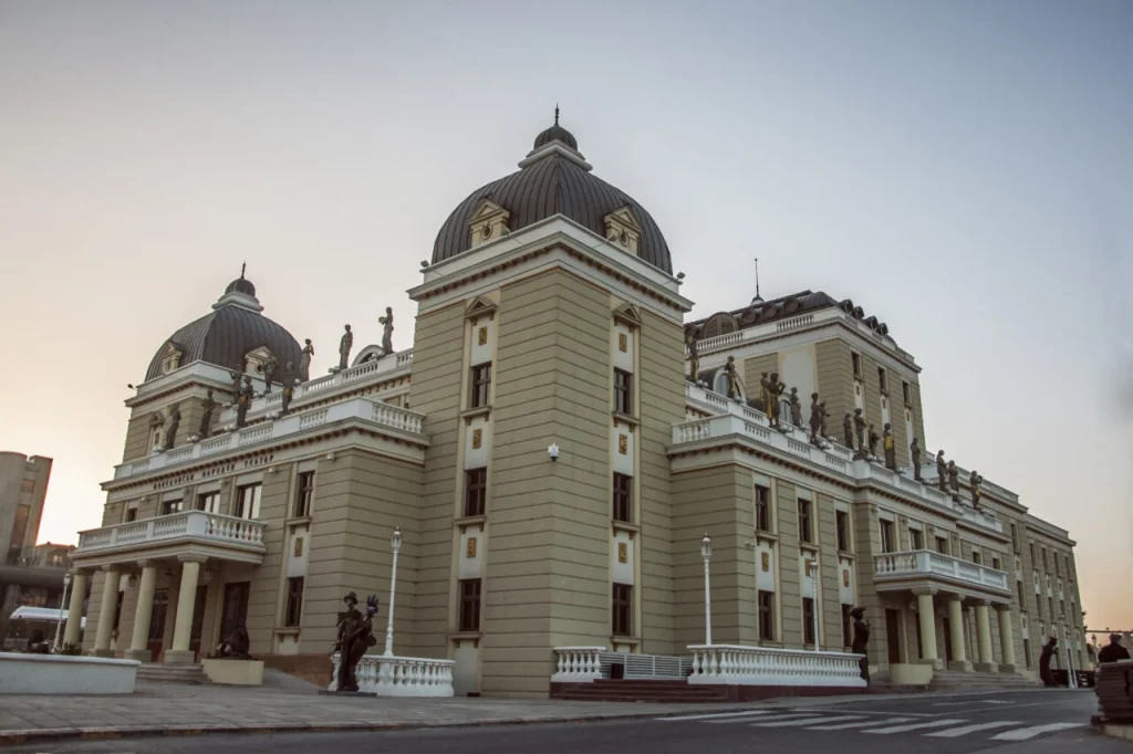 Премиера на претставата „Три сестри“ со превод на англиски јазик- МНТ се отвора кон меѓународната публика