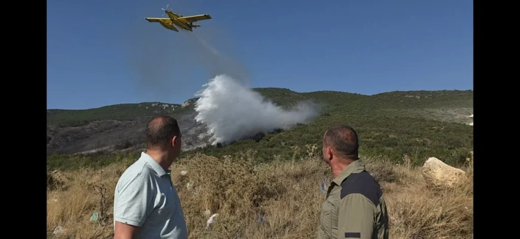 (Видео) Изби ризичен пожар во Валандовско