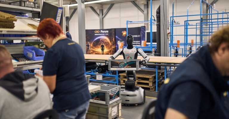 00071-20260921-Humanoidni-roboti-Peruna-Hiproject-Kranj-00707-WEB-V1