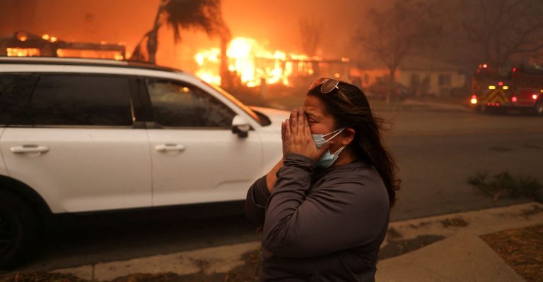 2025-01-08t193508z-1352765367-rc2t5ca6weef-rtrmadp-3-california-wildfires.jpg