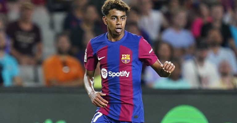 230821094444-02-lamine-yamal-youngest-starter-barcelona.jpg