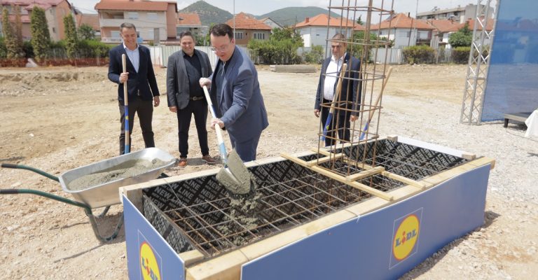 FOTO 1_Kamen temelnik na market na Lidli vo Strumica