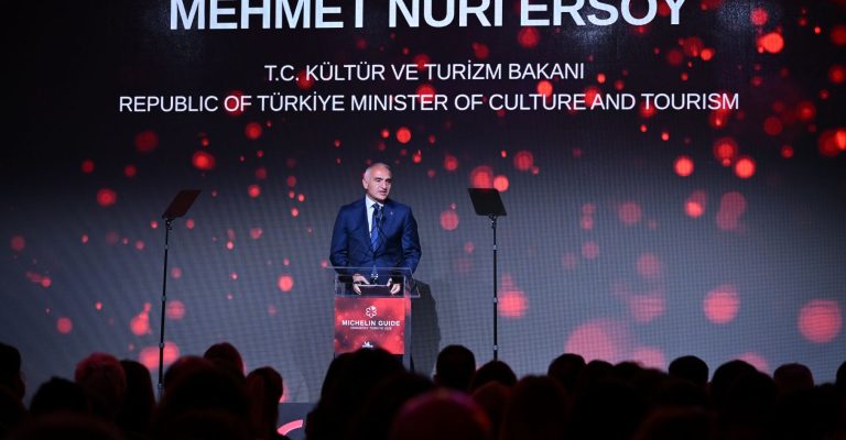 Foto 1_Michelin nastan_Minister_Mehmet Nuri Ersoy