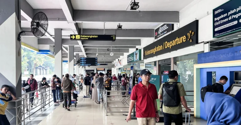 aerodrom-indonezija-depositphotos_755033390_l.webp