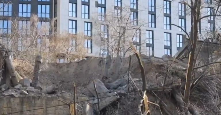 ambasadata-na-azerbejdzan-vo-kiev-oshtetena-vo-napad-printscreen-od-video.jpg