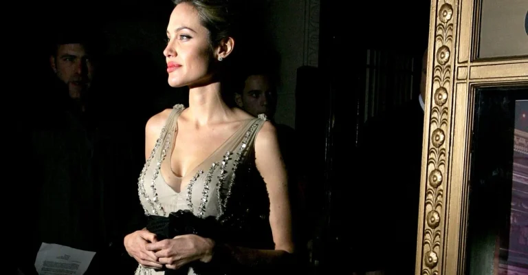angelina-jdepositphotos_268184994_xl.webp.webp