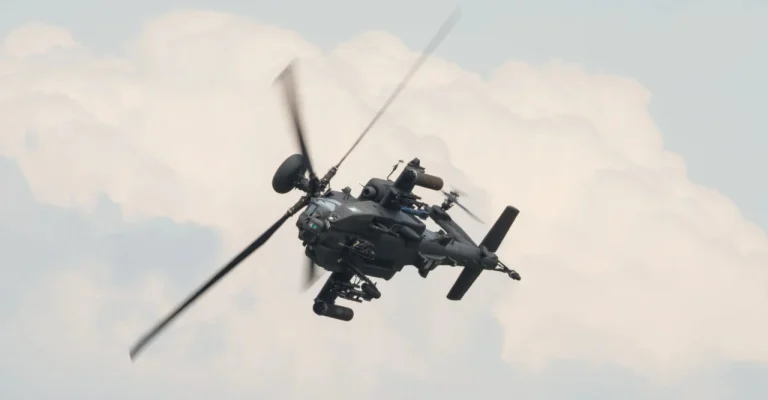 apache-helikopter-depositphotos_58164785_xl.webp