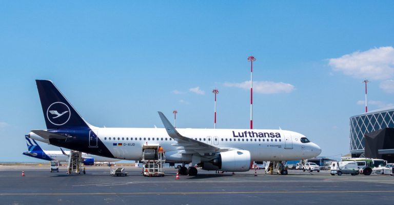 avion-luftanza-Depositphotos_483095154_L.jpg