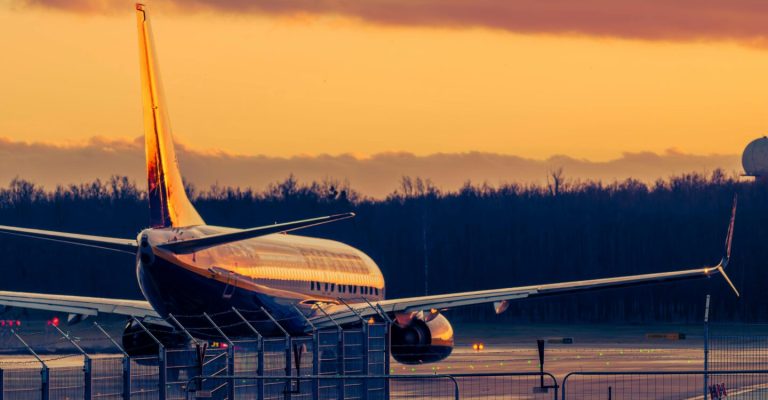 avion-pexels-fotoinformator-35162889.jpg