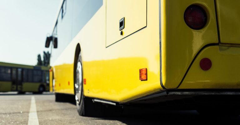 avtobus-Depositphotos_169740416_L.jpg