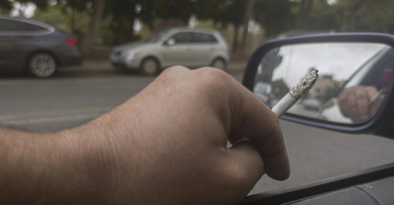cigara-avtomobil-pushenje-Depositphotos_685885286_L.jpg