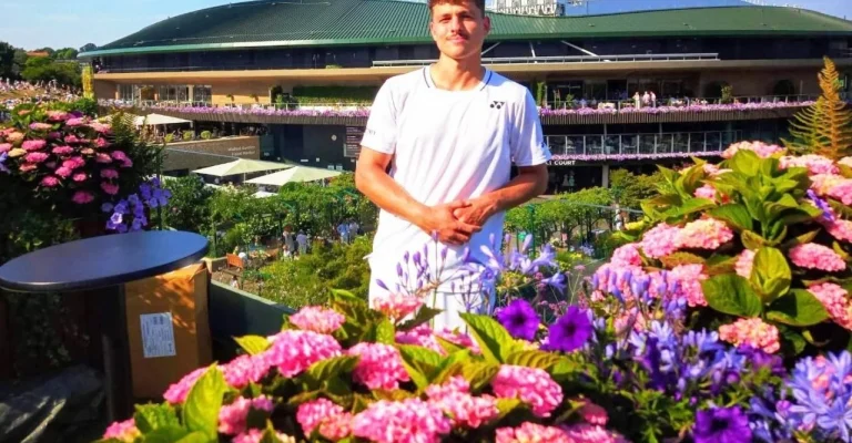 daniel-jovanovski-1-1-1.webp